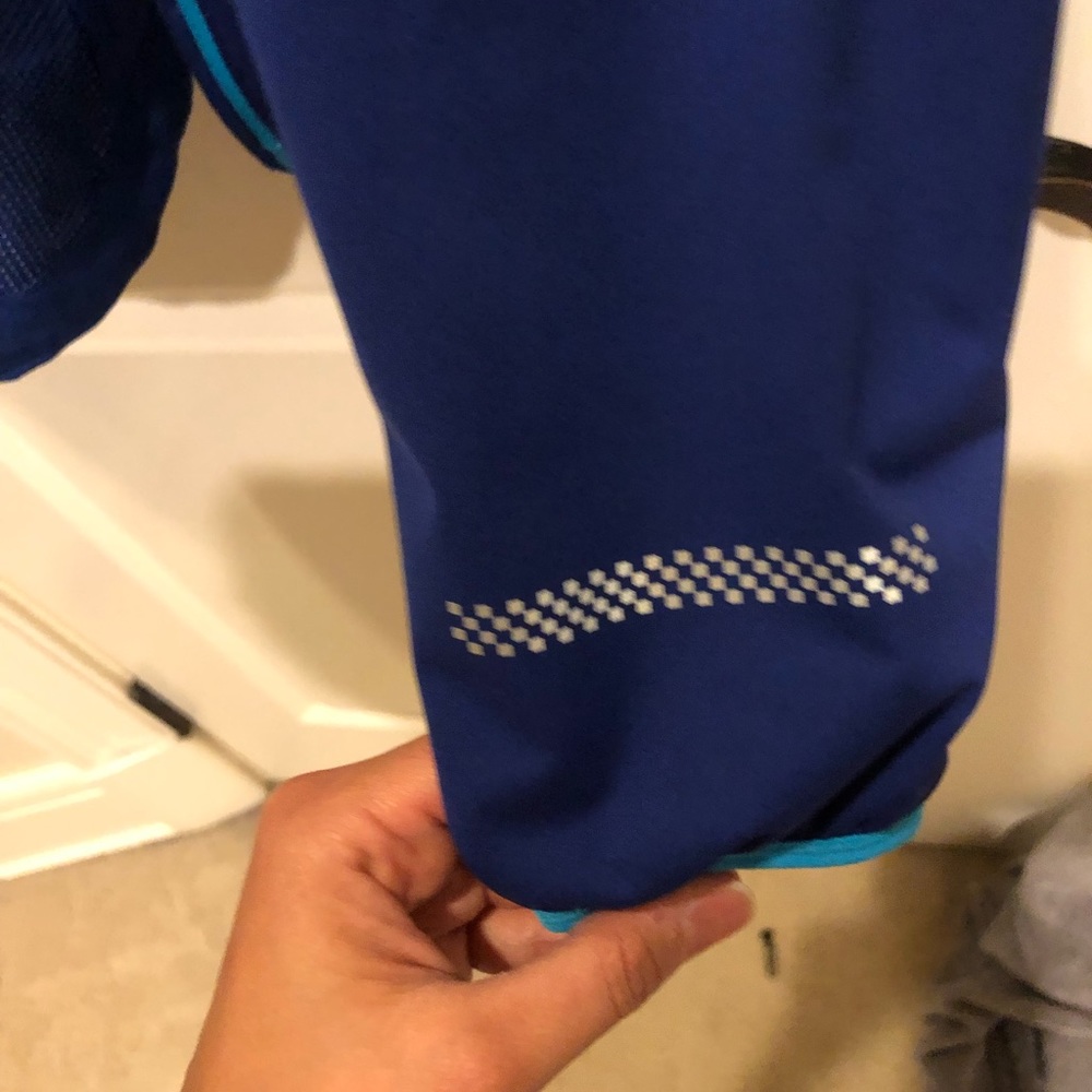 Nike women running jacket. Small. Rain + wind